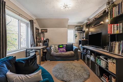 2 bedroom flat for sale, Leysdown, Welwyn Garden City, Hertfordshire, AL7
