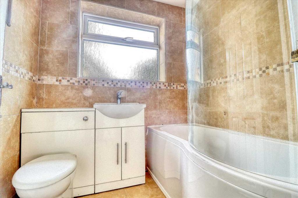 Family bathroom /