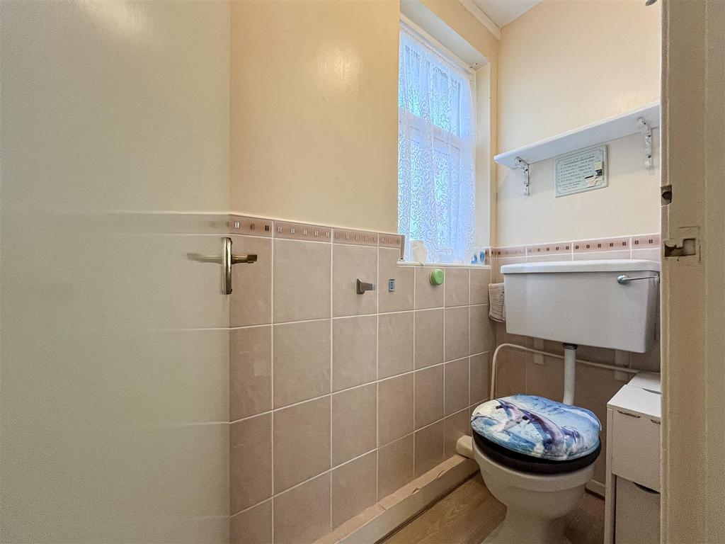 24 Darent Avenue (18 of 20).jpg