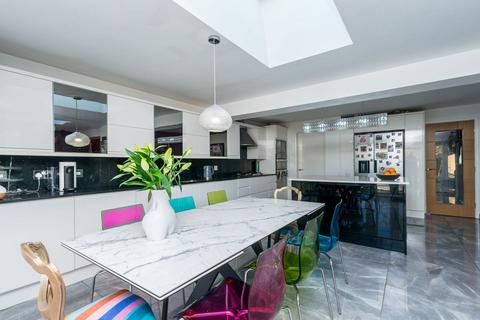 6 Dalby Croft, Penistone, Sheffield, S36 6ED
