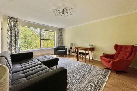 3 bedroom flat for sale, Weston Park West, Bath