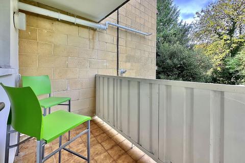 3 bedroom flat for sale, Weston Park West, Bath