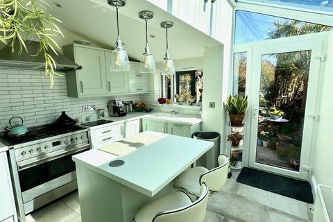 2 bedroom terraced house for sale, 6 Market Place, Kessingland, Lowestoft, Suffolk