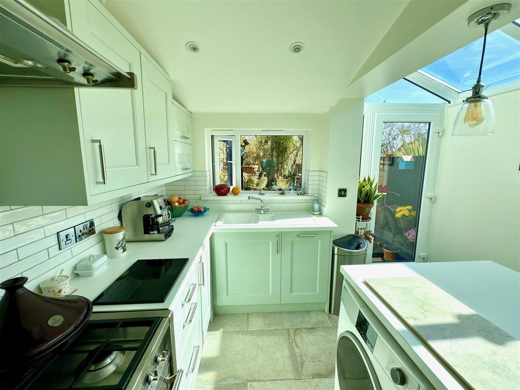 KITCHEN AREA.jpg