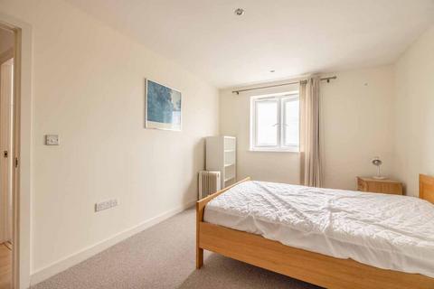 2 bedroom apartment for sale, Aspects Court, Slough SL1