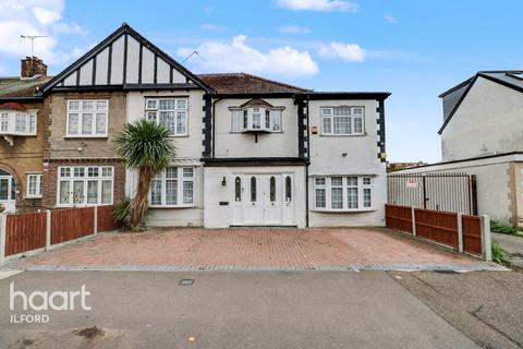 Milton Crescent, Ilford