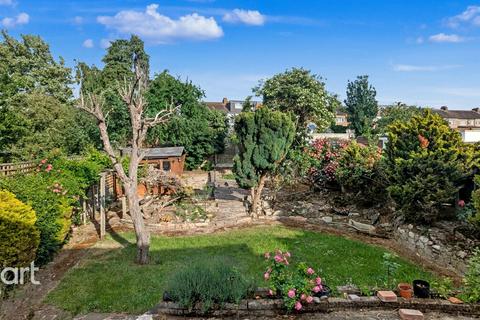 5 bedroom end of terrace house for sale, Milton Crescent, Ilford