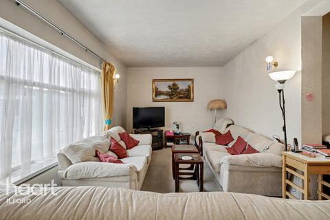 5 bedroom end of terrace house for sale, Milton Crescent, Ilford