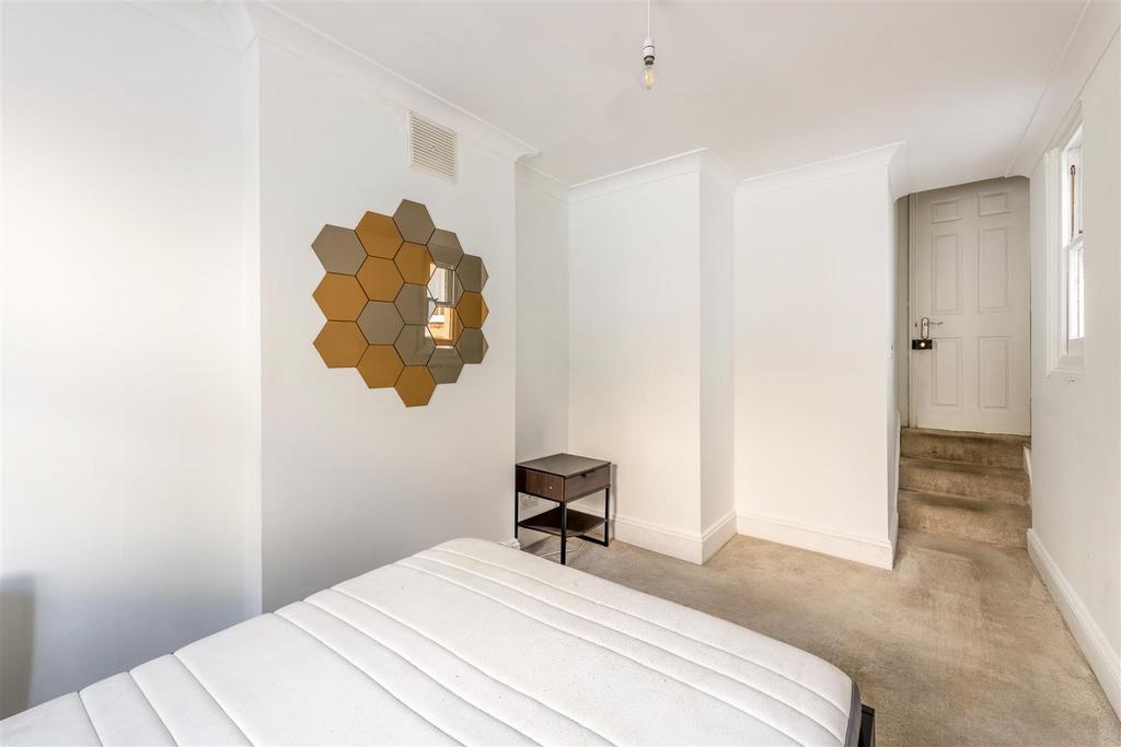 Flat 2, 35 Queens Park Road-10.jpg