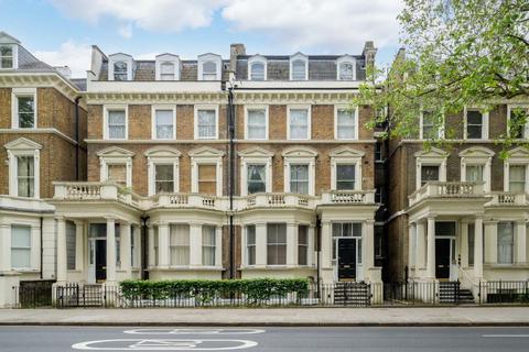 Holland Park Avenue, London W11