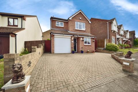 3 bedroom detached house for sale, Stag Road, Chatham