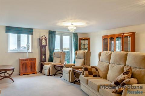 2 bedroom apartment for sale, Devonshire Grange, Devonshire Avenue, Roundhay, Leeds, LS8 1AN