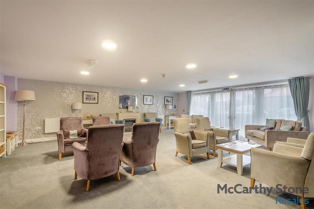 8667849-interior01.jpg