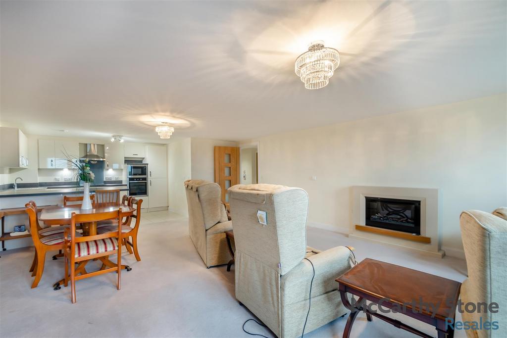 8667849-interior13.jpg