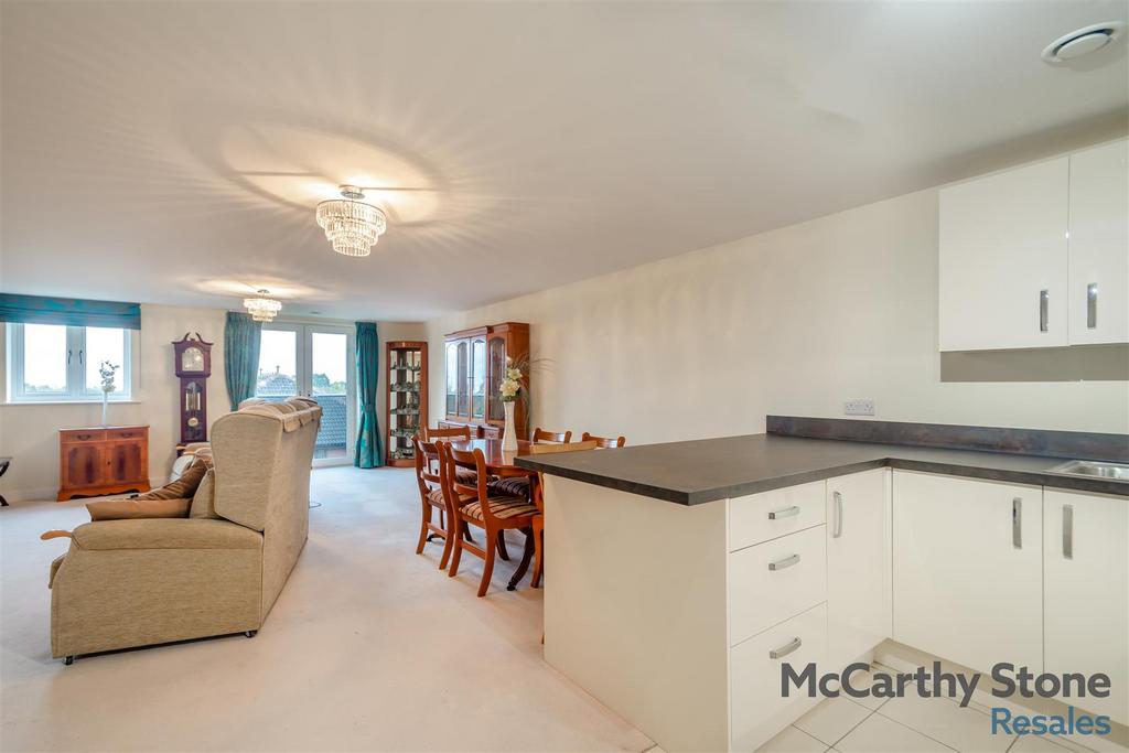 8667849-interior12.jpg