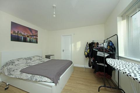 undefined, Crowther Avenue, TW8