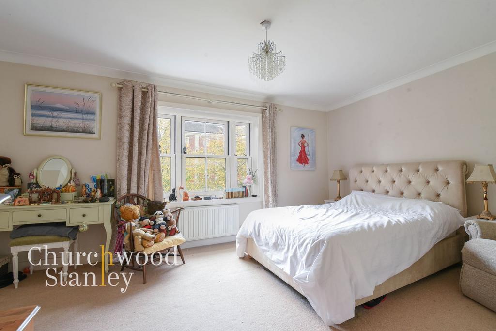 Frist bedroom suite
