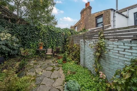 2 bedroom terraced house for sale, Chestnut Rise, Plumstead