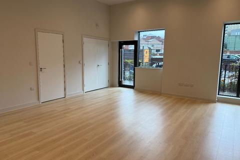 3 bedroom townhouse to rent, Dutton Street, Manchester
