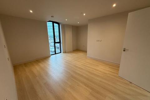 3 bedroom townhouse to rent, Dutton Street, Manchester