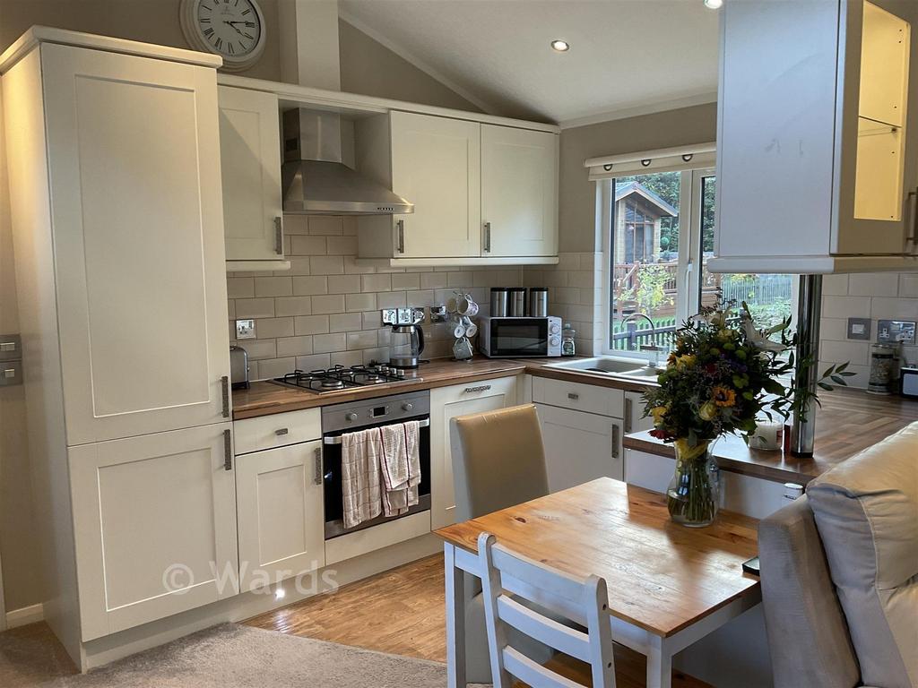 Kitchen/Dining Area
