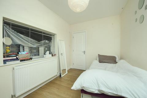 3 bedroom flat to rent, Crowther Avenue, TW8