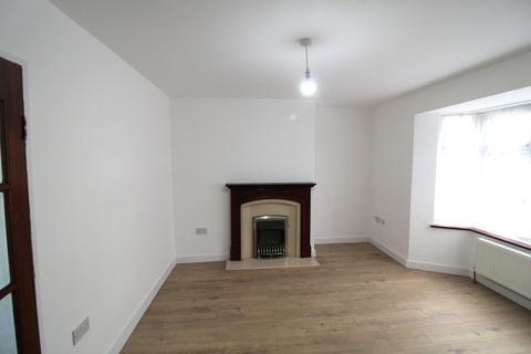 2 bedroom maisonette to rent, Wetherby Close, Northolt UB5