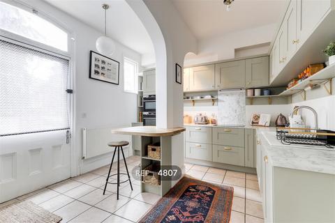 2 bedroom apartment to rent, Nottingham NG7