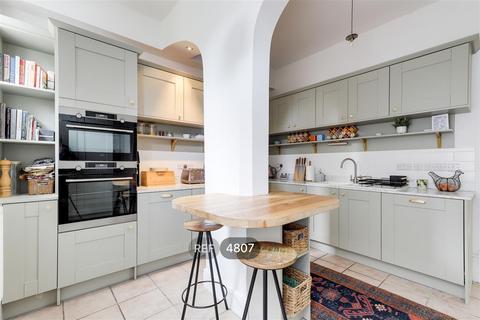 2 bedroom apartment to rent, Nottingham NG7