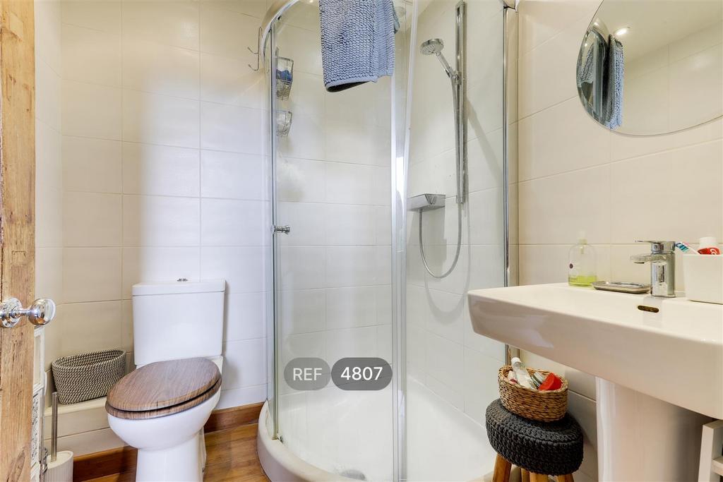 En suite bathroom