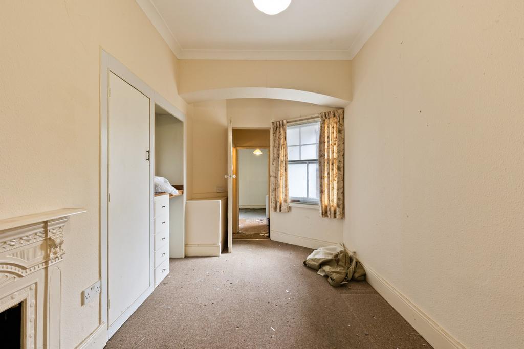 18 Large T202510141745.jpg