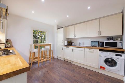 2 bedroom flat to rent, Queensbridge Road, London E2