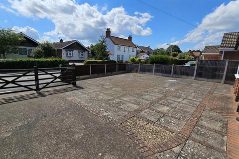 undefined, Long Acre East, Bingham