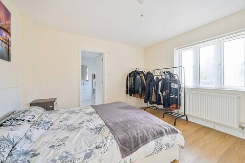 2 bedroom flat to rent, Crowther Avenue, South Ealing, Brentford, TW8