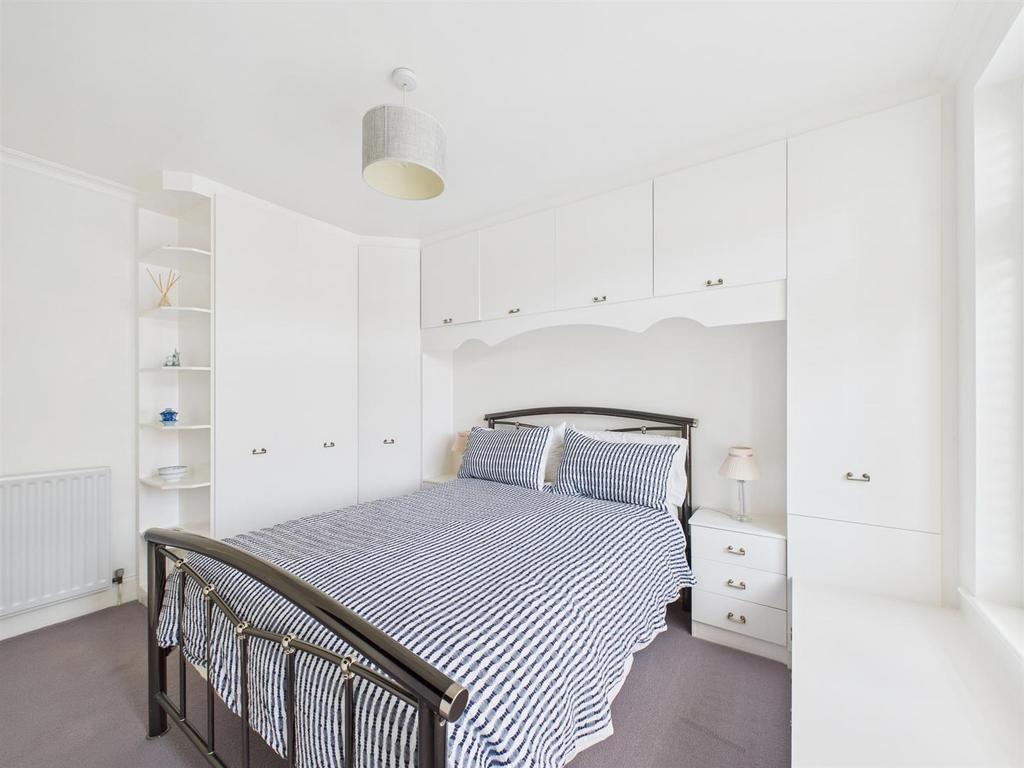 Bed 1 2.jpg