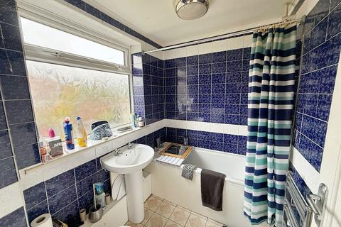 2 bedroom ground floor flat for sale, Tadema Road, Westoe, South Shields, Tyne and Wear, NE33 3BG