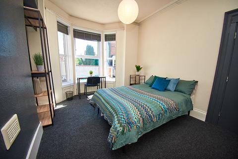 6 bedroom end of terrace house to rent, 4 Newstead Grove, NOTTINGHAM NG1 4GZ