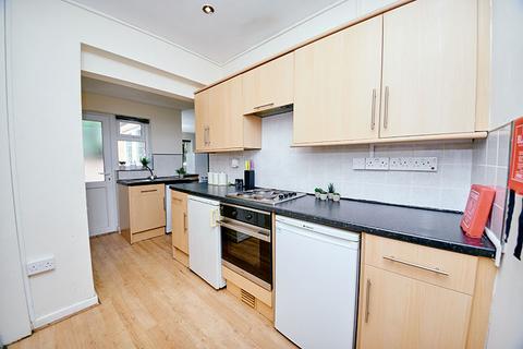 6 bedroom end of terrace house to rent, 4 Newstead Grove, NOTTINGHAM NG1 4GZ