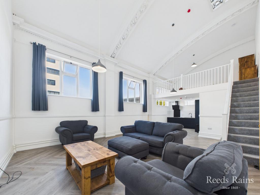 Sitting/Dining Room