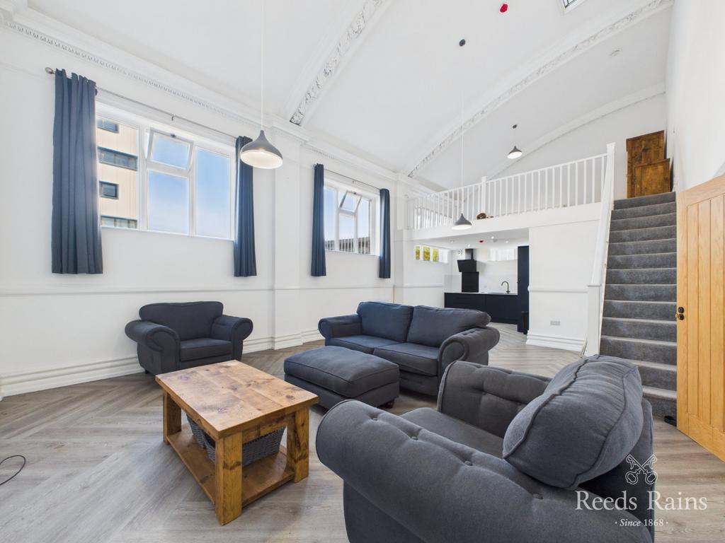 Sitting/Dining Room