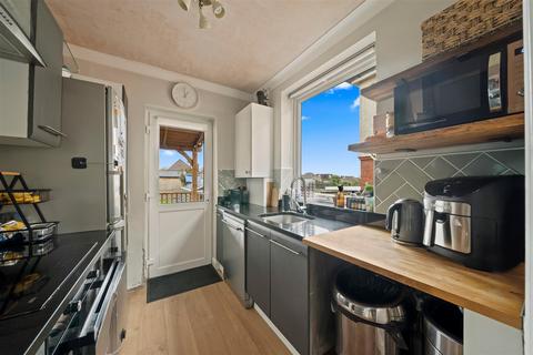 3 bedroom house for sale, Byrefield Road, Guildford