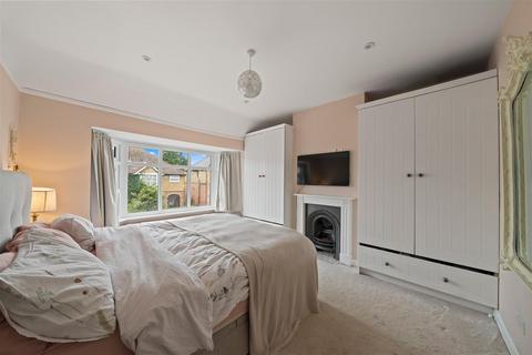 3 bedroom house for sale, Byrefield Road, Guildford