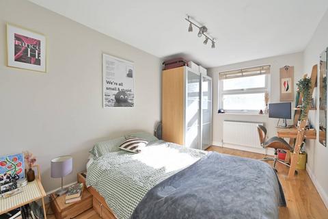 2 bedroom flat for sale, Wandsworth Road, Clapham, London, SW8