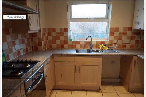 2 bedroom flat to rent, Florence Road, Bournemouth BH5