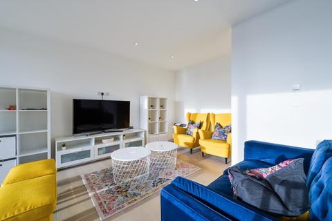 3 bedroom apartment to rent, Claremont House, Quebec Way, SE16