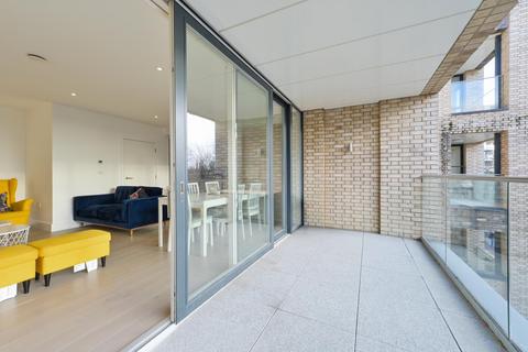 3 bedroom apartment to rent, Claremont House, Quebec Way, SE16