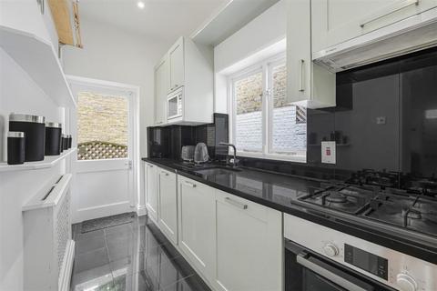2 bedroom maisonette to rent, Lambrook Terrace, London, SW6