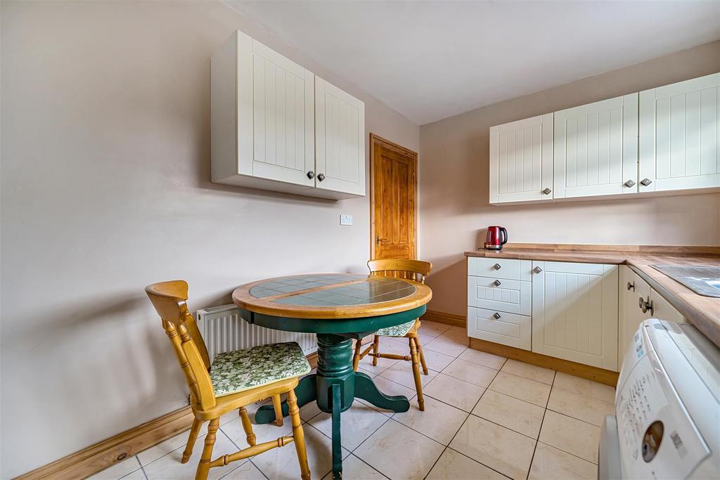 Kitchen/ dining room