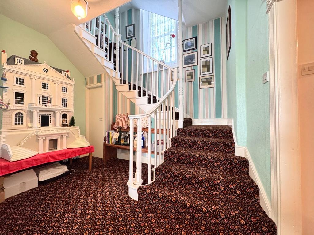 Hall / stairs