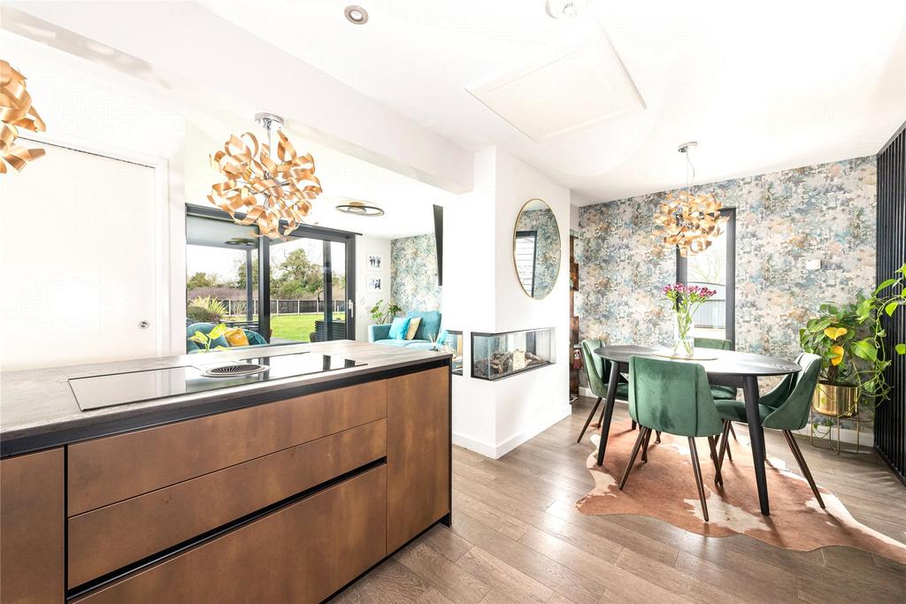 Kitchen/Dining Area